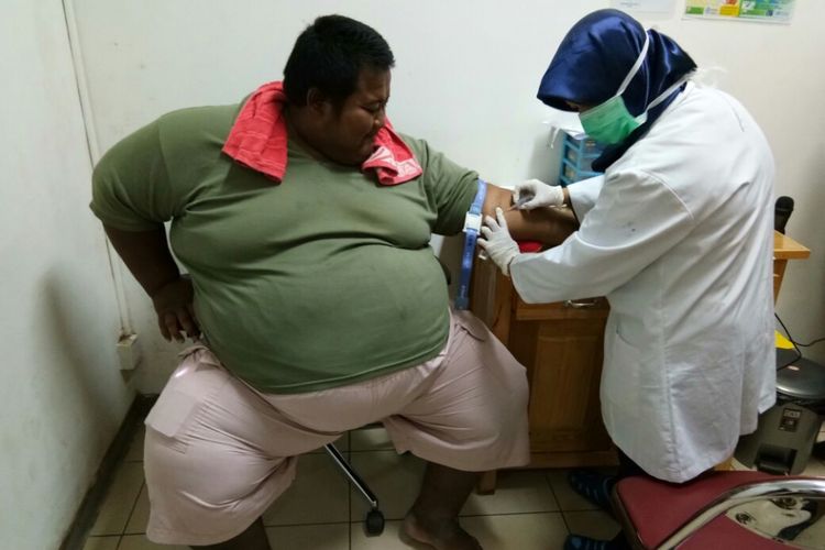 Yudi Hermanto, pasien obesitas dengan berat 310 kg meninggal dunia.