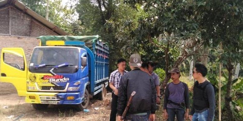 Inilah truk Mitsubishi Canter BE 9071 XA berisi sapi curian yang ditemukan di Dusun Trimurjo, Desa Gerning, Kecamatan Tegineneng, Pesawaran, Selasa (6/8/2019). 

