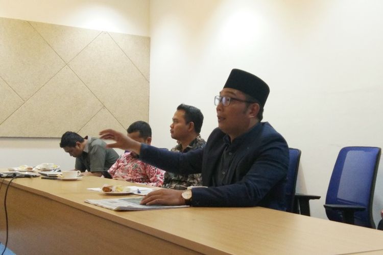 Gubernur Jawa Barat Ridwan Kamil saat berkunjung ke Kantor Redaksi Kompas di Jalan Palmerah Selatan, Selasa (18/12/2018).