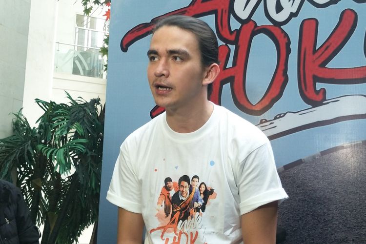 Artis peran Chris Laurent saat ditemui di gala premiere film Anak Hoki di Epicentrum, Rasuna Said, Jakarta Selatan, Senin (18/2/2019).