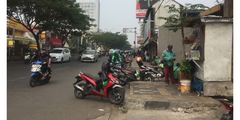 Keadaan Trotoar di Jalan Margonda, Depok, Kamis (9/8/2018).