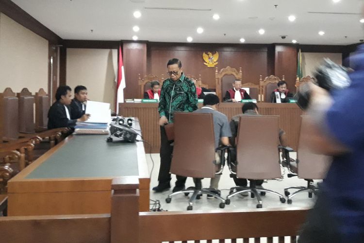 Anggota DPR Amin Santono dihadirkan sebagai saksi di Pengadilan Tipikor Jakarta, Kamis (2/8/2018).