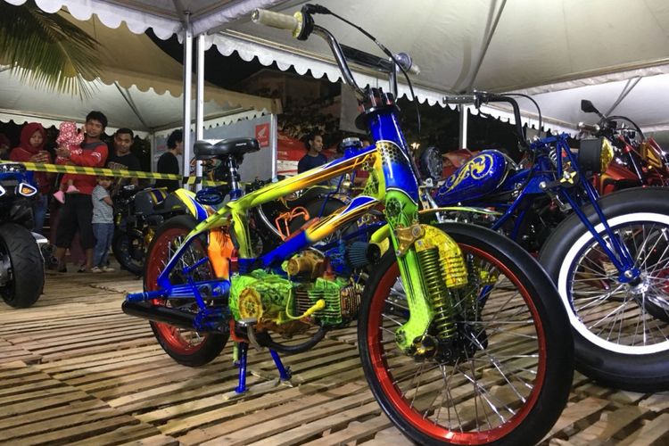 Motor yang menggnakan rangka sepeda di HMC 2018, Makassar.