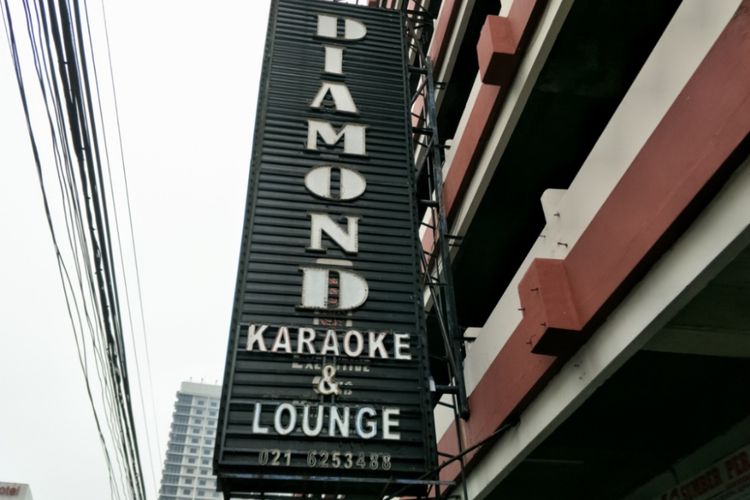 Karaoke dan Lounge Diamond yang terletak di Pertokoan Glodok Blustru lantai 7, Jalam Blustru 29, Mangga Besar, Tamansari, Jakarta Barat, Rabu (15/11/2017).