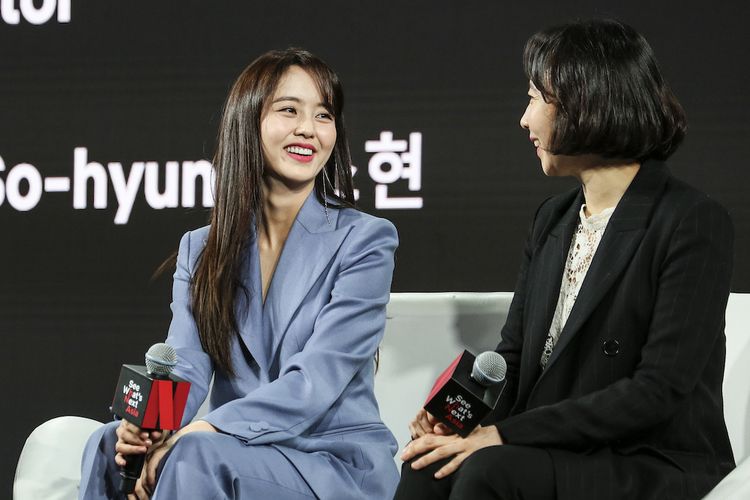 Kim So-hyun dan Lee Na-jeong meramaikan jumpa pers pergelaran Netflix See Whats Next di Marina Bay Sands, Singapura, pada 8 November 2018.