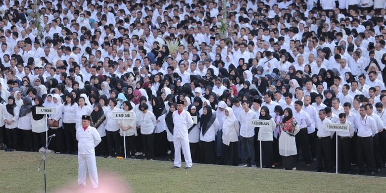 Memperingati Hari Kelahiran Pancasila, Universitas Gadjah Mada (UGM) menggelar upacara di Halaman Balairung UGM (1/6/2019). 