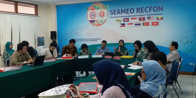 Southeast Asian Ministers of Education Organization (SEAMEO) Regional Centre for Food and Nutrition (RECFON) mengadakan diskusi ?Pendidikan Gizi dan Generasi Emas Indonesia 2045? di Gedung SEAMEO, Kedokteran UI Salemba, Jakarta (24/5/2019).