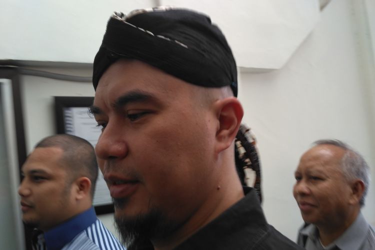 Musisi Ahmad Dhani ketika menghadiri persidangan dirinya terkait ujaran kebencian di Pengadilan Negeri Jakarta Selatan, kawasan Ampera, Jakarta Selatan, Senin (27/8/2018).