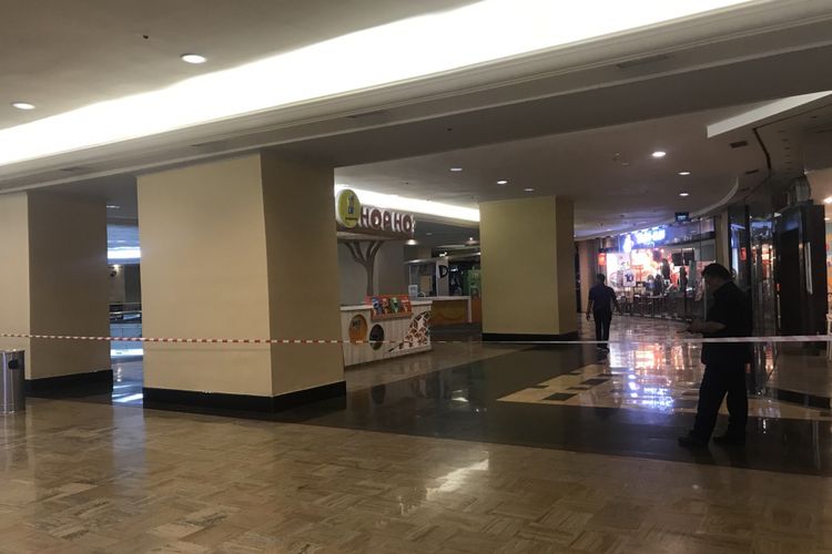 Suasana Lantai 4 Food Court Mal Taman Anggrek Pasca Ledakan Pipa Gas, Rabu (20/2/2019) . 