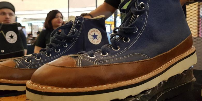 Memadukan Sneakers Dengan Boots Bagaimana Hasilnya