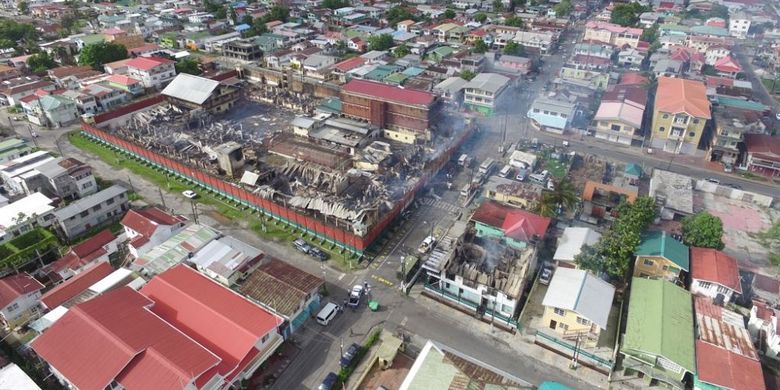 Sisa-sisa Penjara Camp Street yang terbakar saat terjadi kerusuhan terlihat di Georgetown, Guyana, dalam foto yang dirilis 10 Juli 2017. Foto diambil dengan pesawat tak berawak. (Foto: Dokumentasi)
