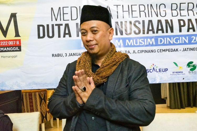 Penyanyi dan pencipta lagu Opick hadir dalam sebuah jumpa pers di kawasan Otista, Jakarta Timur, Rabu (3/1/2018).