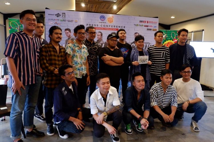 Nidji bersama 10 kandidat vokalis baru di Bandung, Jumat (1/2/2019).