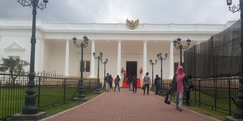 Bangunan mirip Istana Negara yang ada di The Legend Star, Jatim Park 3, Kota Batu, Jawa Timur, Jumat (29/12/2017).