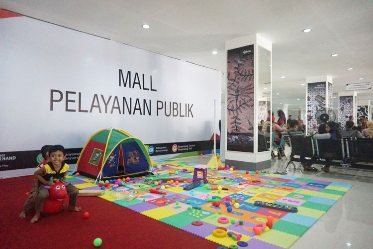 Tempat permainan anak sebagai fasilitas di Mall Pelayanan Publik Banyuwangi.