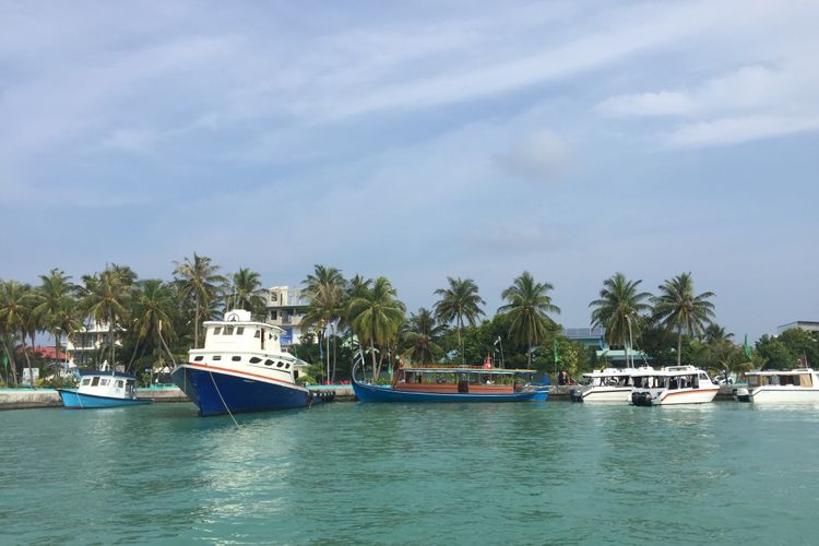 Dermaga di Pulau Maafushi, Maldives.