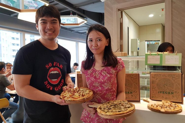 Yogen Marshel Wijaya dan Diana Marcillia, pemilik iVegan Pizza.