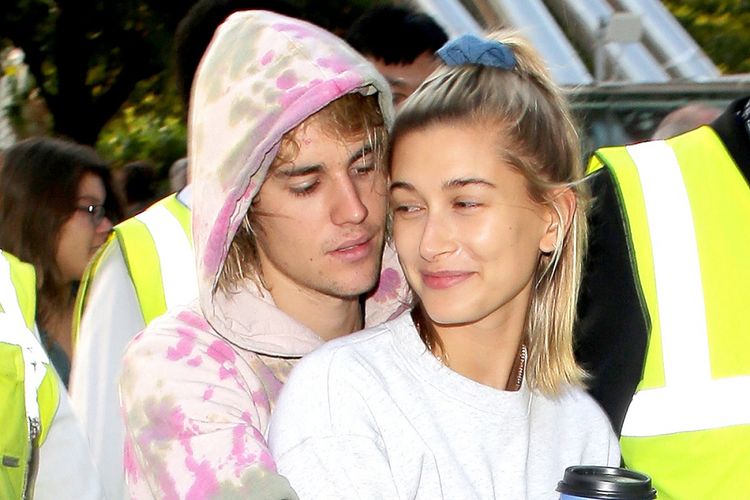 Justin Bieber dan Hailey Baldwin terlihat di London Eye, Inggris, pada 18 September 2018.