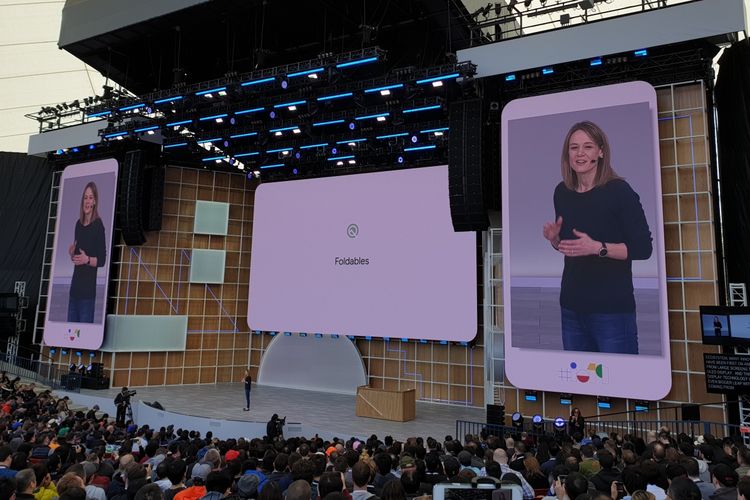Stephanie Cuthberston, perwakilan Google saat menyampaikan deretan fitur baru Android Q di ajang Google I/O 2019, Selasa (7/5/2019).