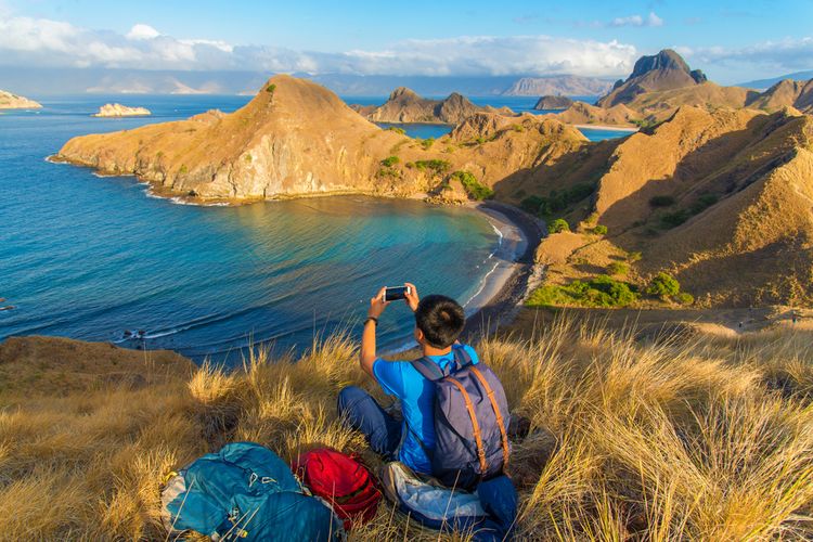 Milenial traveling ke Pulau Padar, Labuan Bajo, NTT