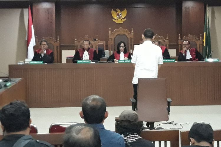Bupati Hulu Sungai Tengah Abdul Latif divonis 6 tahun penjara di Pengadilan Tipikor Jakarta, Kamis (20/9/2018).