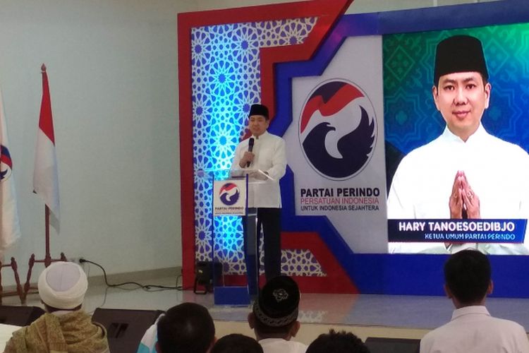 Ketua Umum Partai Persatuan Indonesia (Perindo), Hary Tanoesoedibjo Dalam Acara Buka Puasa Bersama di Kantor DPP Perindo, Menteng, Jakarta, Selasa (30/5/2017). 