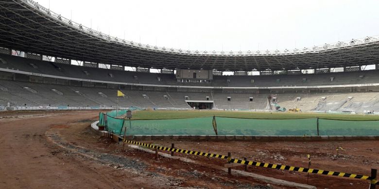 Renovasi Stadion Utama Gelora Bung Karno Senayan dikerjakan oleh PT Adhi Karya (persero) Tbk. Progresnya hingga Minggu (26/3/2017) sudah mencapai 33,8 persen.