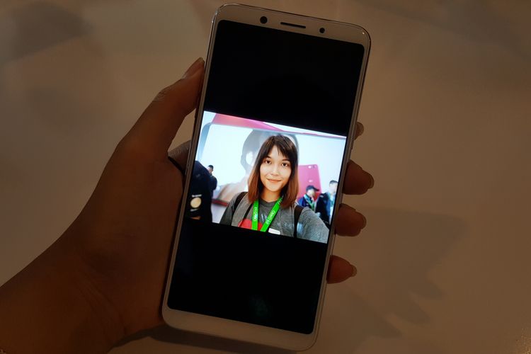 Hasil selfie dengan kamera depan 20 megapiksel dari Oppo F5, yang dilengkapi fitur AI Beautify Recognition.