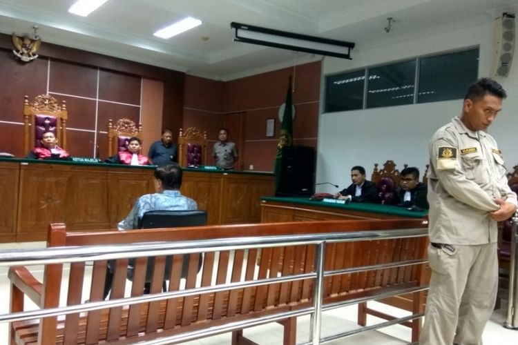 Tjipta dituntut tak bersalah oleh Jaksa Penuntut Umum (JPU) dalam sidang lanjutan yang dilakukan di Ruang Sidang Utama Pengadilan Negeri (PN) Batam, Rabu (24/10/2018).