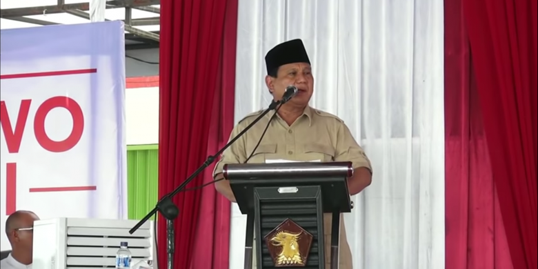 Calon presiden nomor urut 02 Prabowo Subianto saat berpidato pada acara peresmian Kantor Badan Pemenangan Prabowo-Sandi di Kabupaten Boyolali, Jawa Tengah, Selasa (30/10/2018). Videonya viral karena menyebutkan tampang Boyolali. 