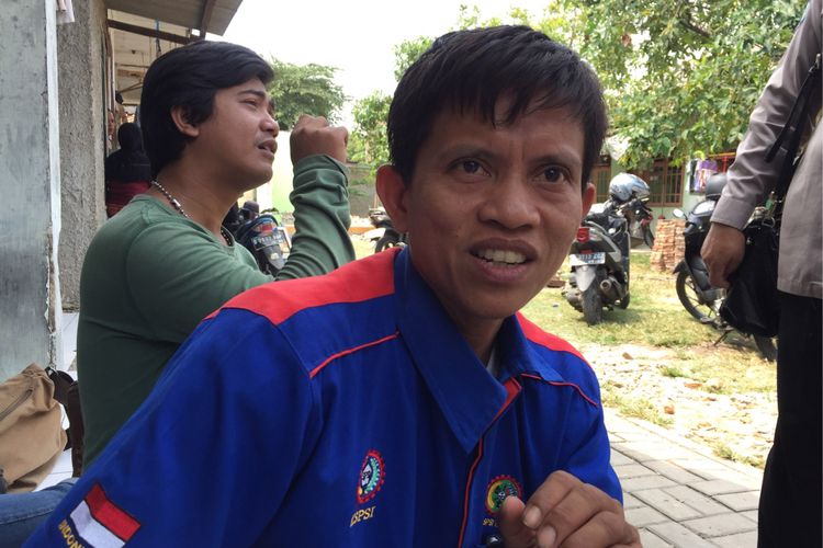 Abdullah Syafei, Ketua RT 02 RW 01 Kelurahan Jurumudi, Kecamatan Benda, Kota Tangerang saat menjelaskan kasus bayi Tiara Debora pada Selasa (12/9/2017).