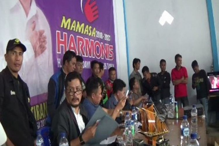 Pada Pilkada Kabupaten Mamasa, calon tunggal Harmonis mengklaim unggul 62 persen atas kotak kosong berdasarkan perhitungan cepat atau quick count tim internal, Kamis (28/6/2018). 
