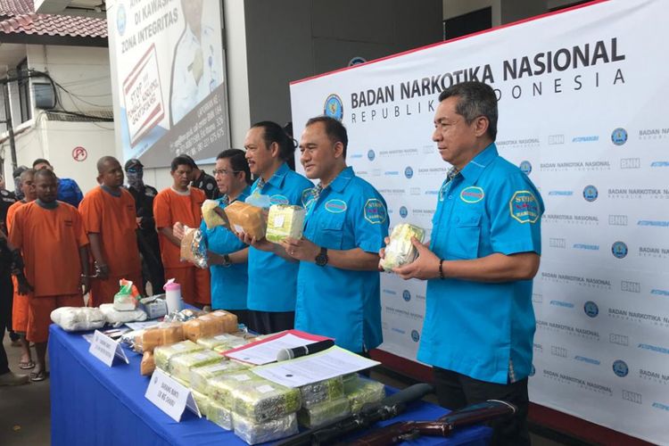 Konferensi pers Badan Narkotika Nasional (BNN) soal menggagalkan penyelundupan narkotika sindikat internasional dari Malaysia, di Kantor BNN, Jakarta Timur, Rabu (14/11/2018). 