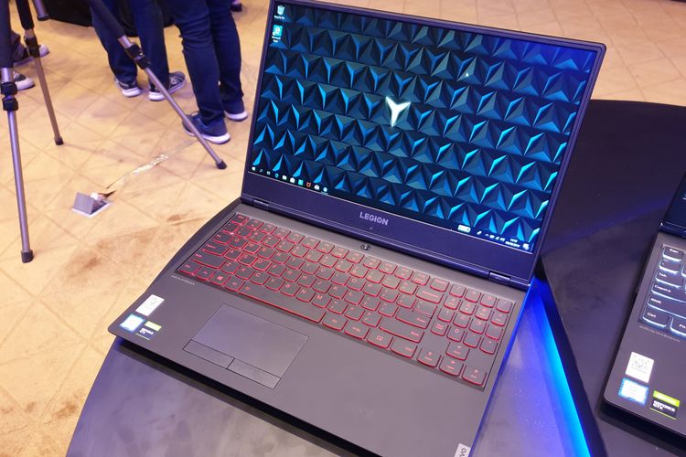 Lenovo Legion Y7000.