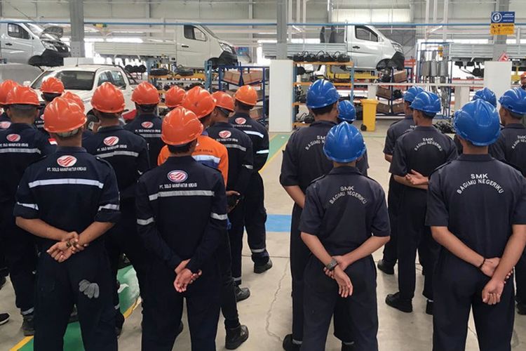 Suasana pabrik Esemka di Boyolali, Jawa Tengah.