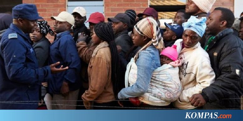Warga Zimbabwe Beri Suara dalam Pemilu dengan Dinaungi ...