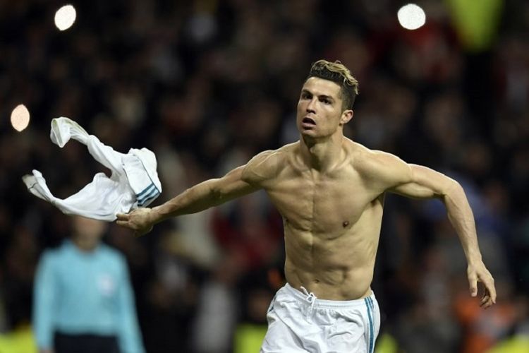 Cristiano Ronaldo Beberkan Alasan Kerap Buka Baju Saat 