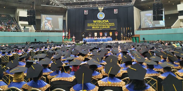 Universitas Budi Luhur (UBL) menggelar wisuda pada 10 April 2019 di Jakarta Convention Center untuk lulusan yang telah menyelesaikan studi Ahli Madya (D3), Sarjana (S1) dan Pasca Sarjana (S2) pada semester ganjil tahun ajaran 2018/2019 lalu.