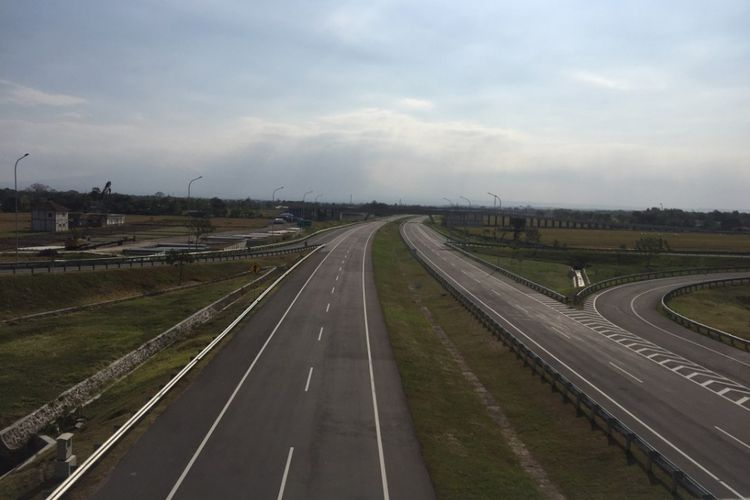 Tol Solo-Ngawi segmen Kartasura-Salatiga.