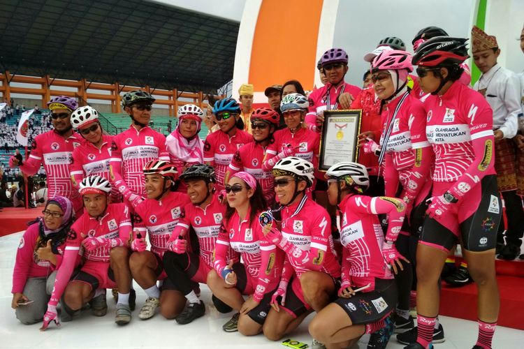 Tim touring Gowes Pesona Nusantara (GPN)  meraih penghargaan MURI setelah gowes sepanjang 5.124 kilometer,  di stadion Moch Soebroto Kota Magelang,  pada Haornas XXXIV,  Sabtu (9/9/2017).
