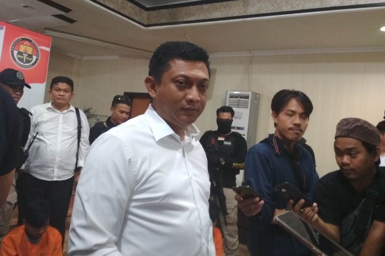 Kasat Reskrim Polrestabes Makassar AKBP Indratmoko usai menggelar konferensi pers di Aula Polrestabes Makassar, Senin (17/6/2019).