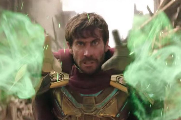 Mysterio beraksi dalam Spider-Man: Far from Home.