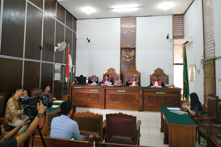 Sidang gugatan PT Sushi Tei Indonesia (STI) terhadap mantan presiden direkturnya, Kusnadi Rahardja berlangsung di ke Pengadilan Negeri Jakarta Selatan, Senin (9/9/2019). 