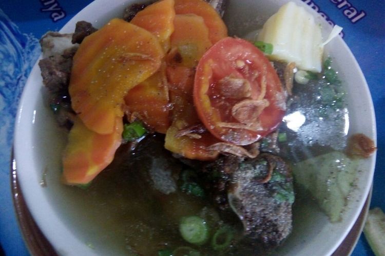 Sop balungan babe khas Demak, Jawa Tengah.