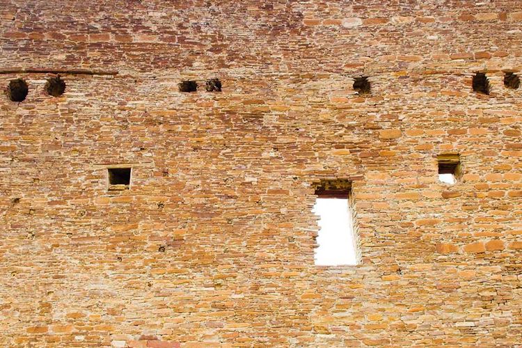 Reruntuhan bangunan peninggalan Pueblo
