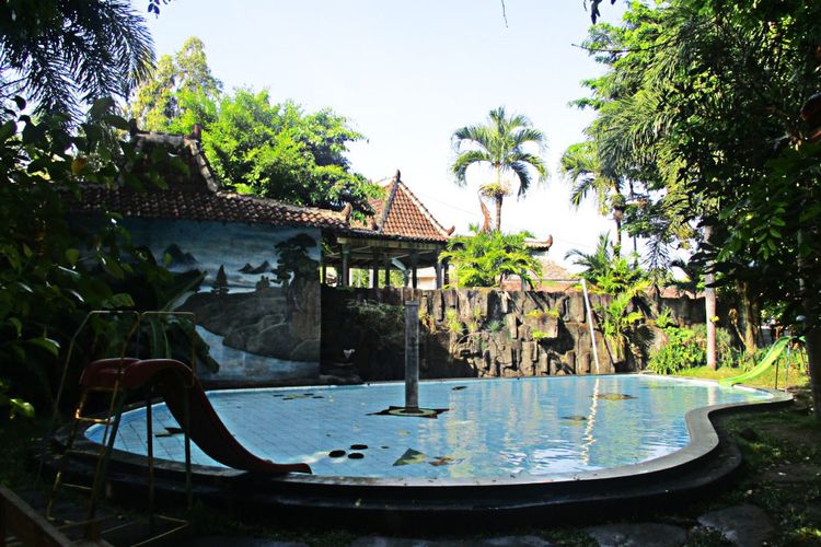 Area Kolam Renang Ponggok Ciblon
     