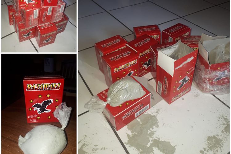 Polisi menunjukkan barangbukti bahan pengembang kue merk Rajawali yang ternyata berisi semen, Jumat (26/4/2019).?