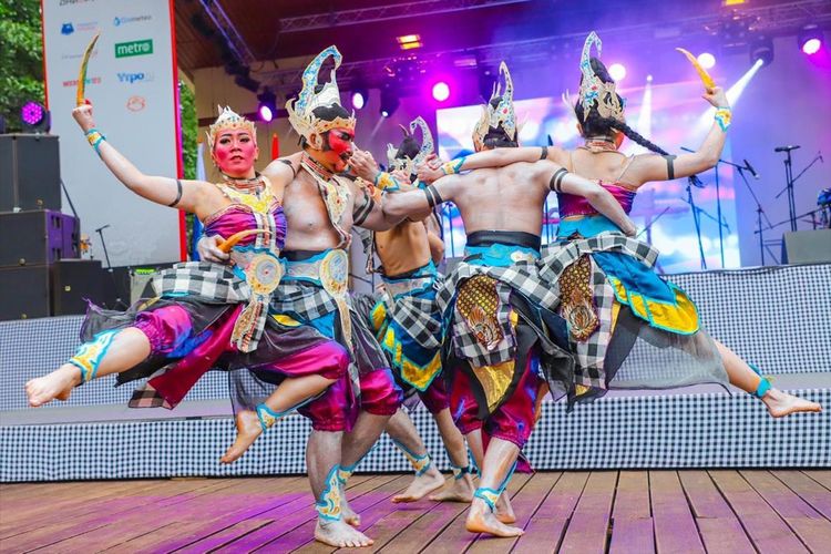 Tari Dewa Ruci saat ditampilkan di Festival Indonesia di Moskow, Rusia. Festival berlangsung 2-4 Agustus 2019.
