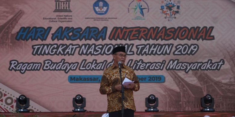 Mendikbud pada Puncak Peringatan Hari Aksara Internasional (HAI) ke-54, di Kota Makassar, Sulawesi Selatan, Sabtu (07/09/2019).