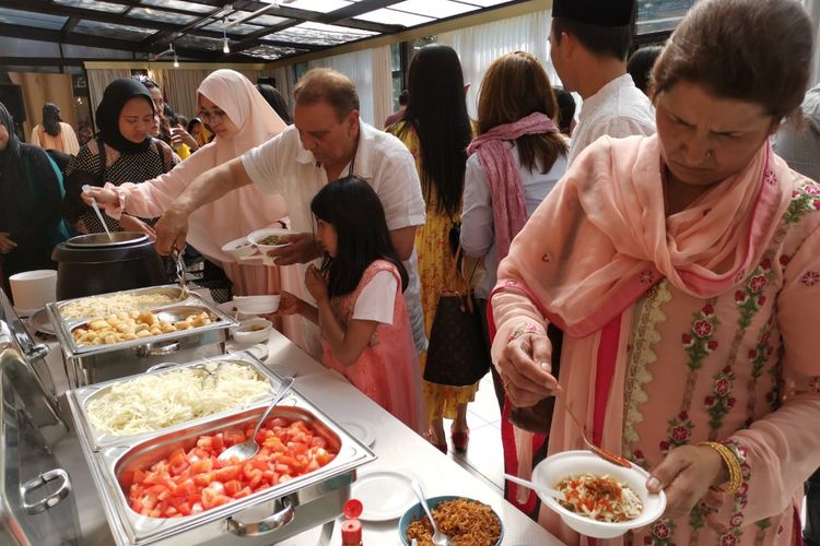 Kedutaan Besar Indonesia untuk Denmark menggelar acara perayaan Idul Fitri di Wisma Indonesia, Kopenhagen, Selasa (4/6/2019). (KBRI Denmark)